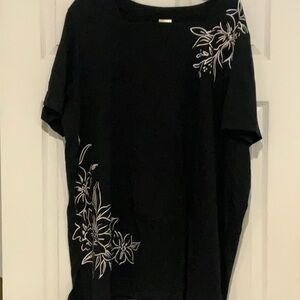 Blair Black Short Sleeve Tee with White Floral Design